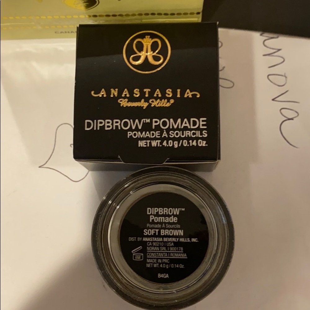 Anastasia Beverly Hills brow pomade